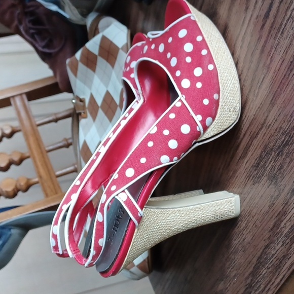 Y-not? RED AND WHITE POLKA DOT HEELS, 5", Vixen!! - Picture 3 of 8